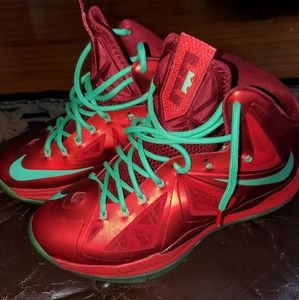 Nike Basketball Christmas Lebron 10's
